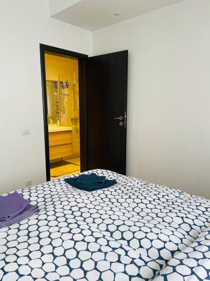 Tinamore Otopeni Buitenkant foto